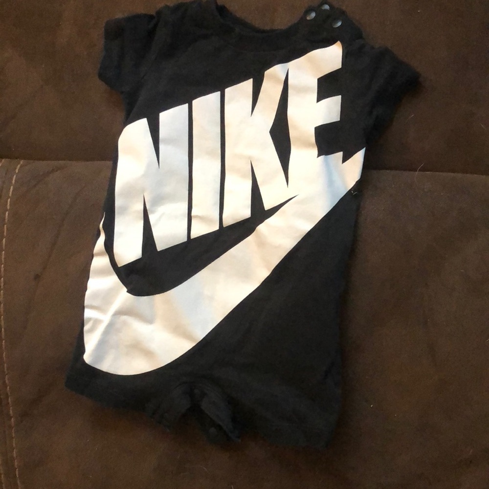 Nike romper 3 months